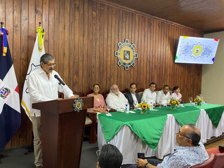 ADEPE y CODECO presentaron a José Lois Malkum con el conversatorio “Factores Globales Frente a la Economía Dominicana