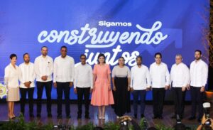 ADEPE PRESENTA LIBRO MEDIO SIGLO DE INOVACIÓN, LIDERAZCO Y DESARROLLO CON LA ASISTENCIA DE LA VICE RAQUEL PEÑA