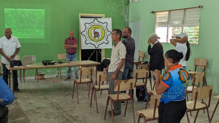 ADEPE realiza curso-taller sobre manejo de plagas y enfermedades del cacao a productores de la comunidad El Rancho, municipio de Salcedo